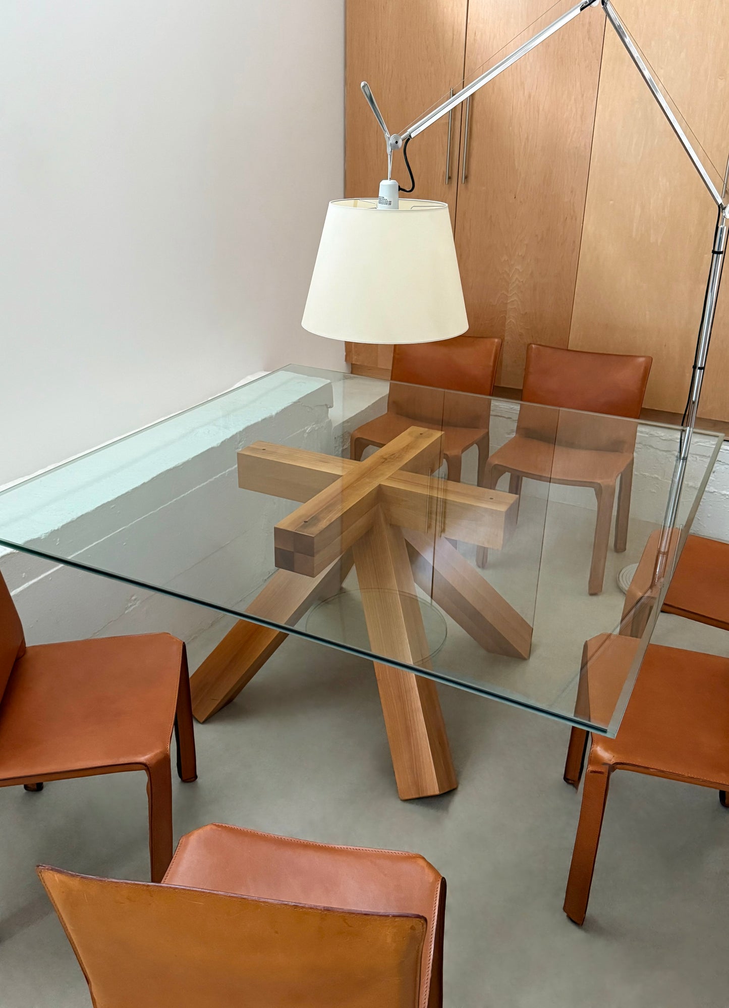 La Corte dining table by Mario Bellini for Cassina