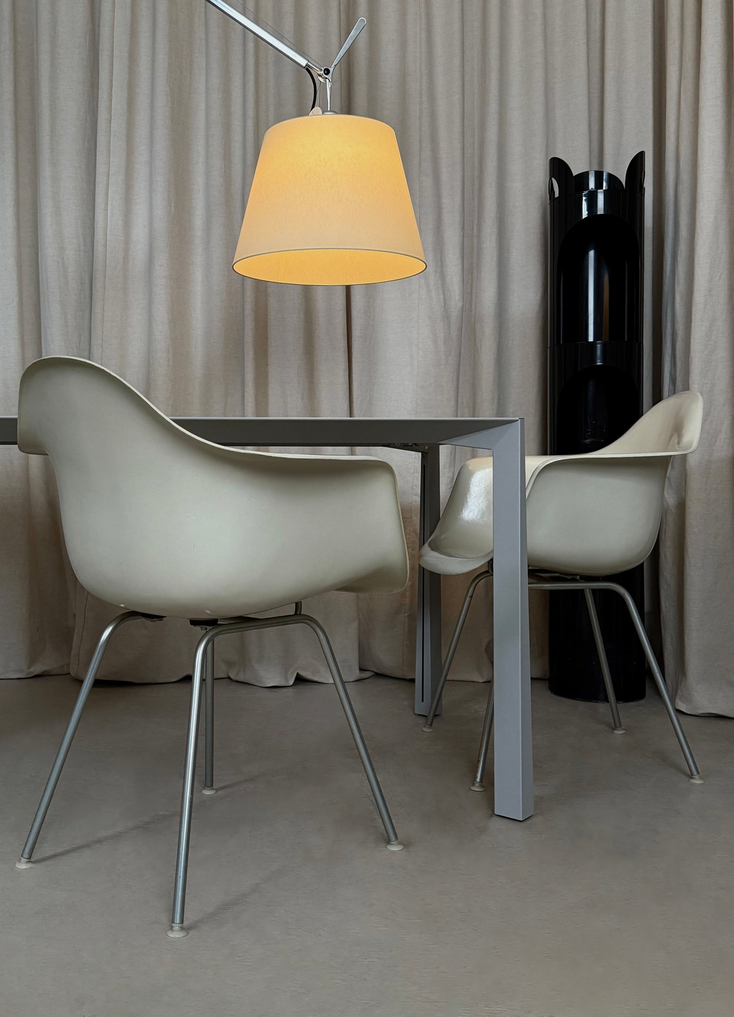 DAX fibreglass dining chairs by Charles & Ray Eames for Herman Miller