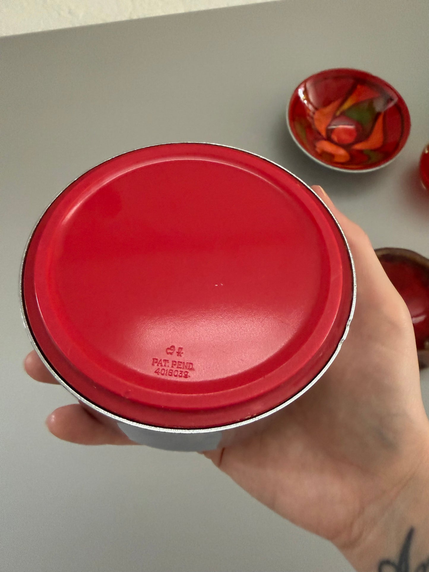 Round ashtray by Isamu Kenmochi