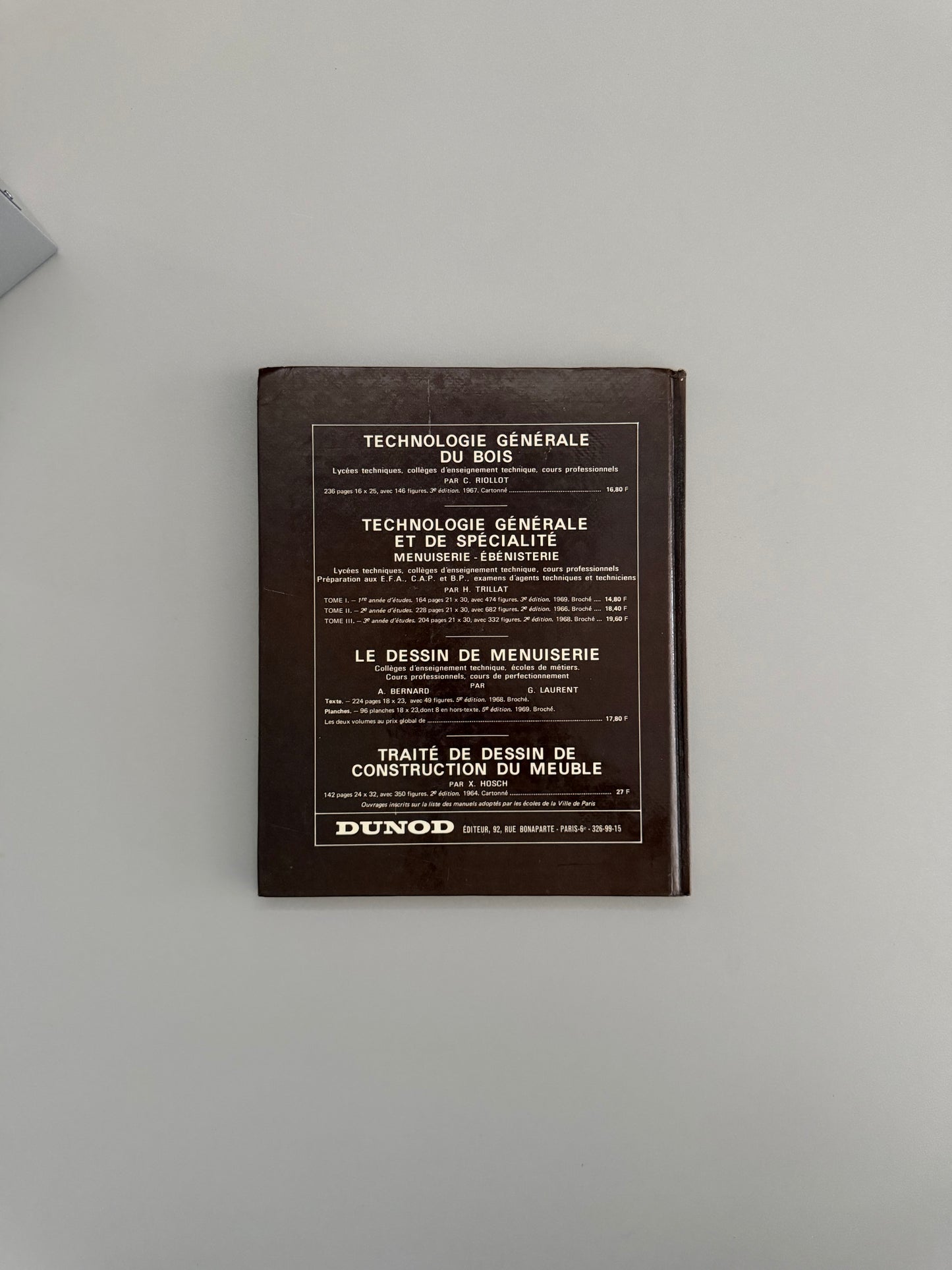 Étude des Styles du Mobilier