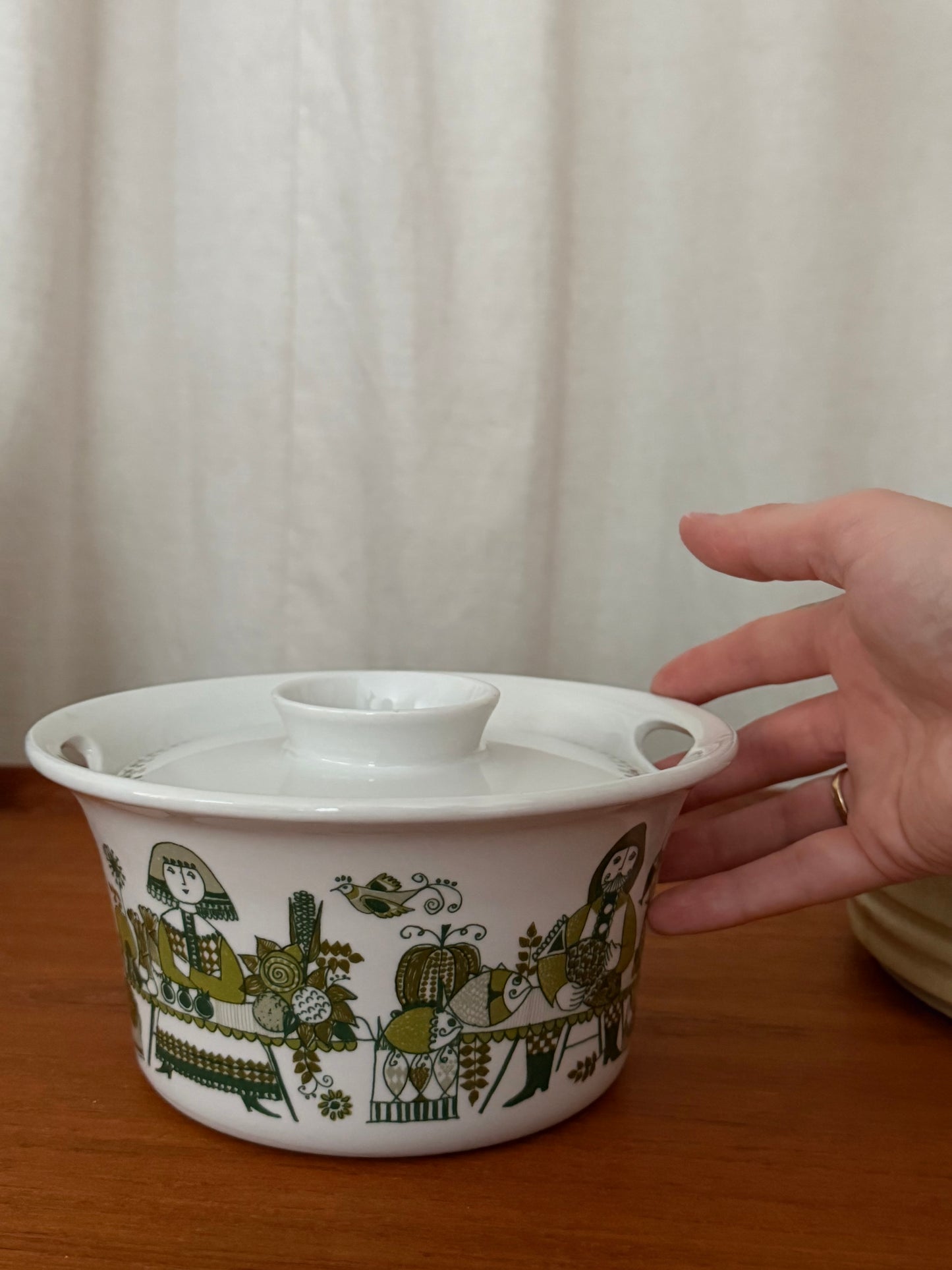 Small casserole by Turi Gramstad Oliver for Figgo Flint