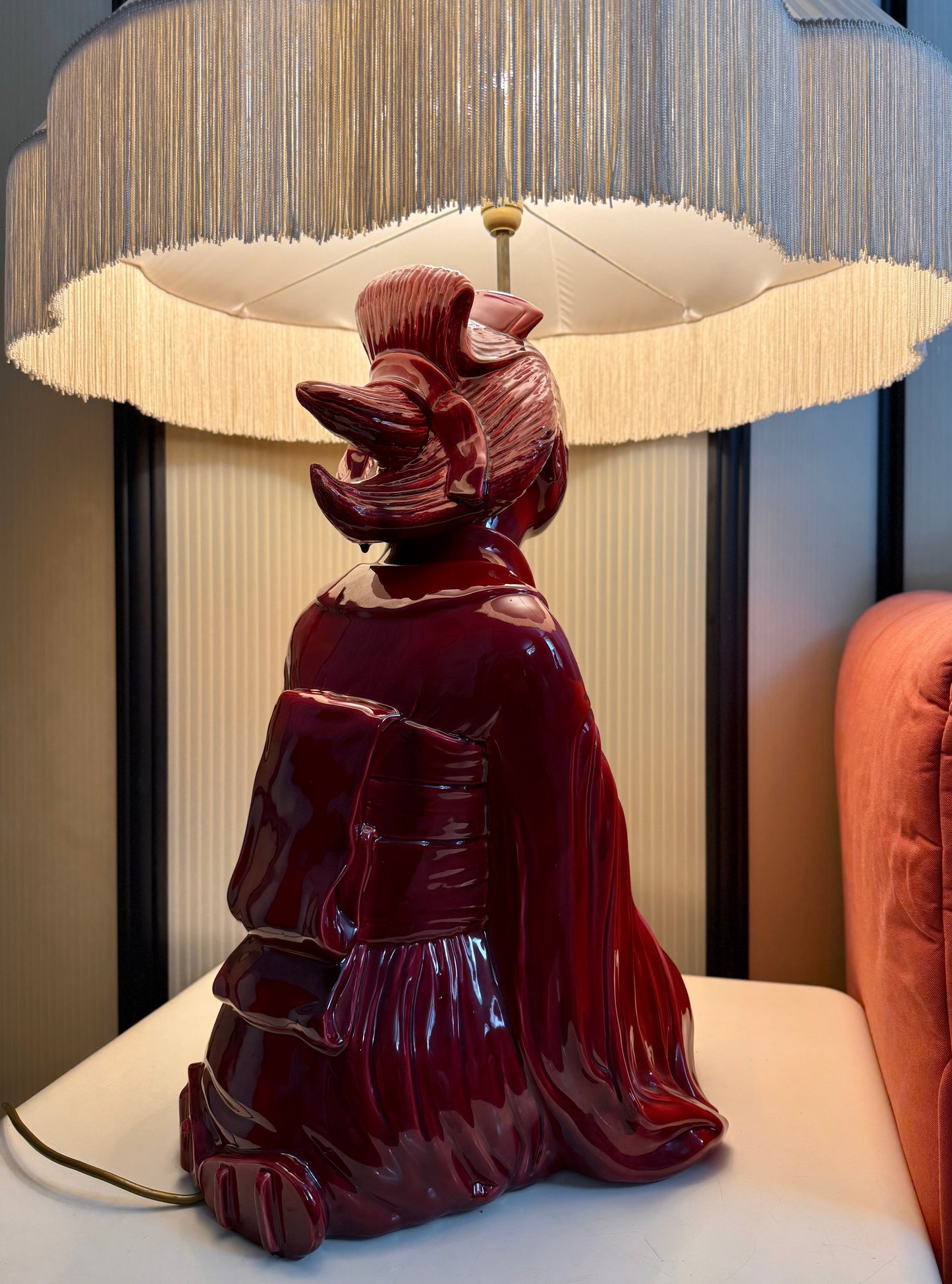 Ceramic Geisha table lamp
