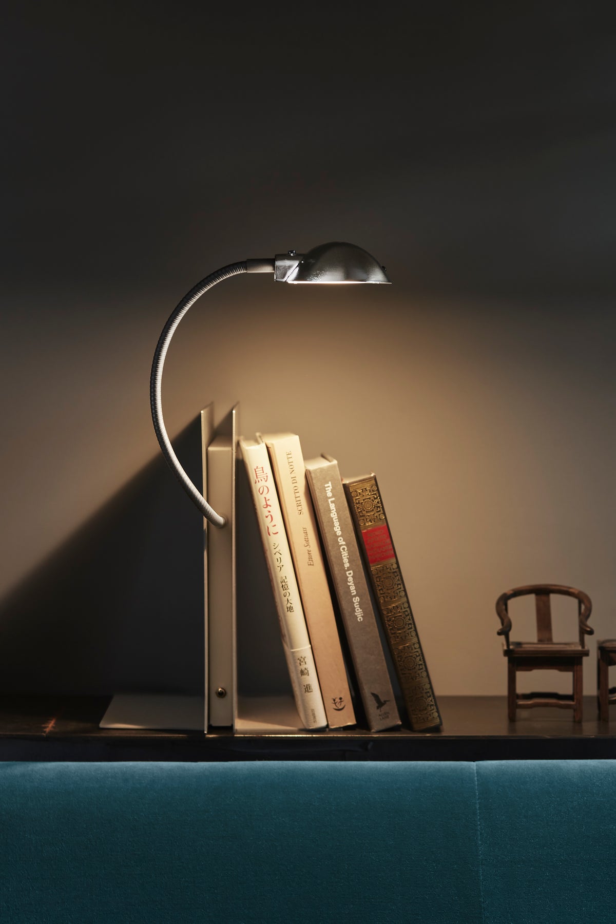 Oskar table lamp