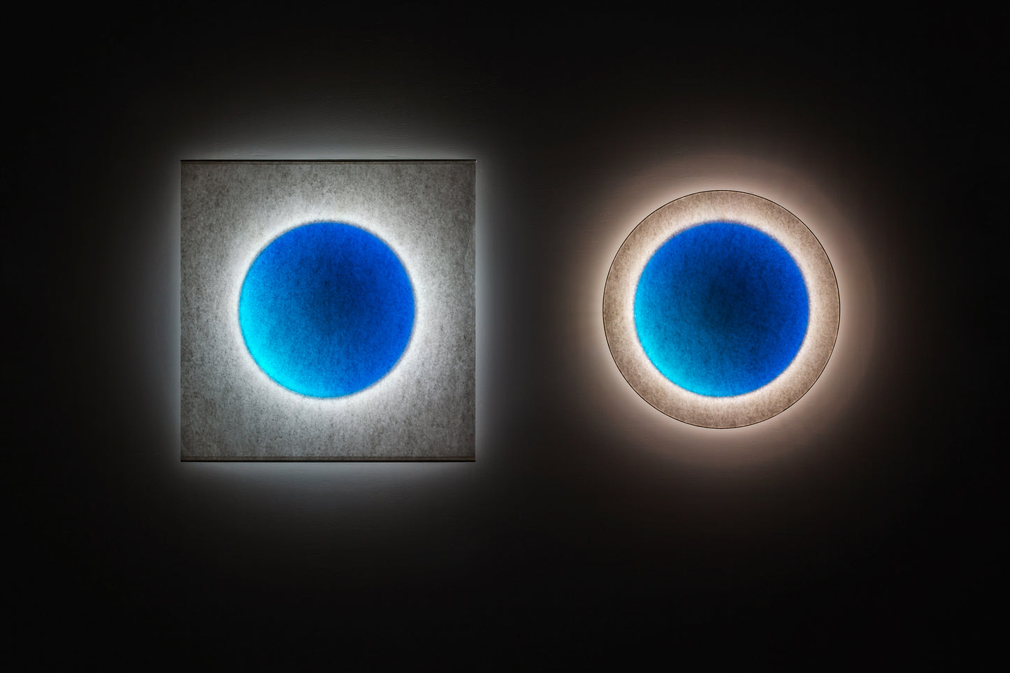 MOODMOON colour changing wall lamp