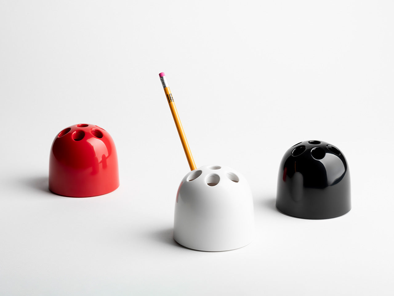 Dedalino pencil holder by Emma Gismondi Schweinberger