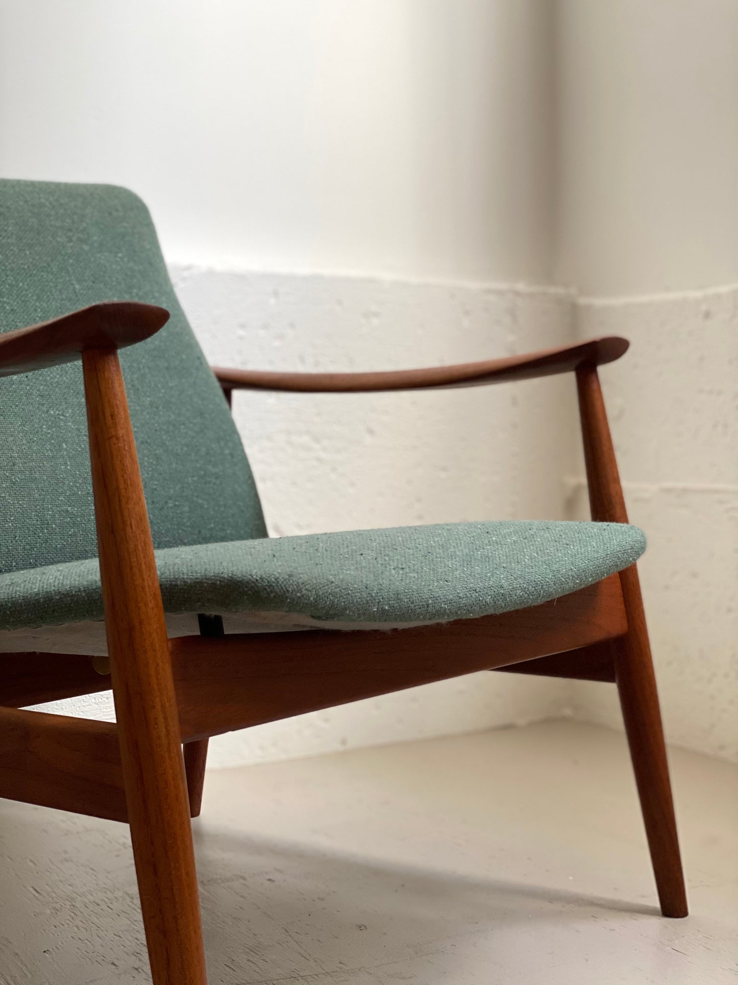 Chaise 138 par Finn Juhl pour France&Son