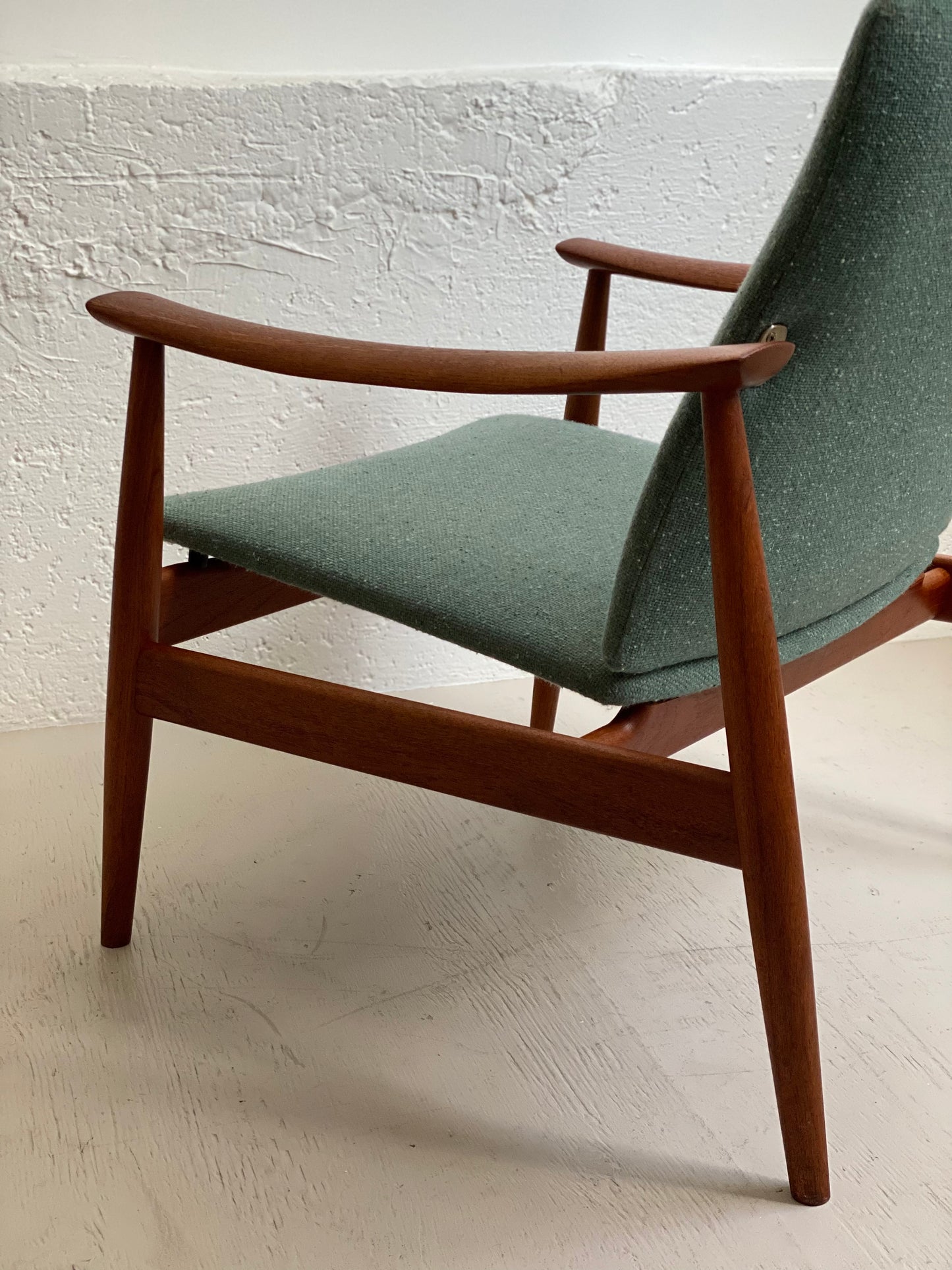 Chaise 138 par Finn Juhl pour France&Son