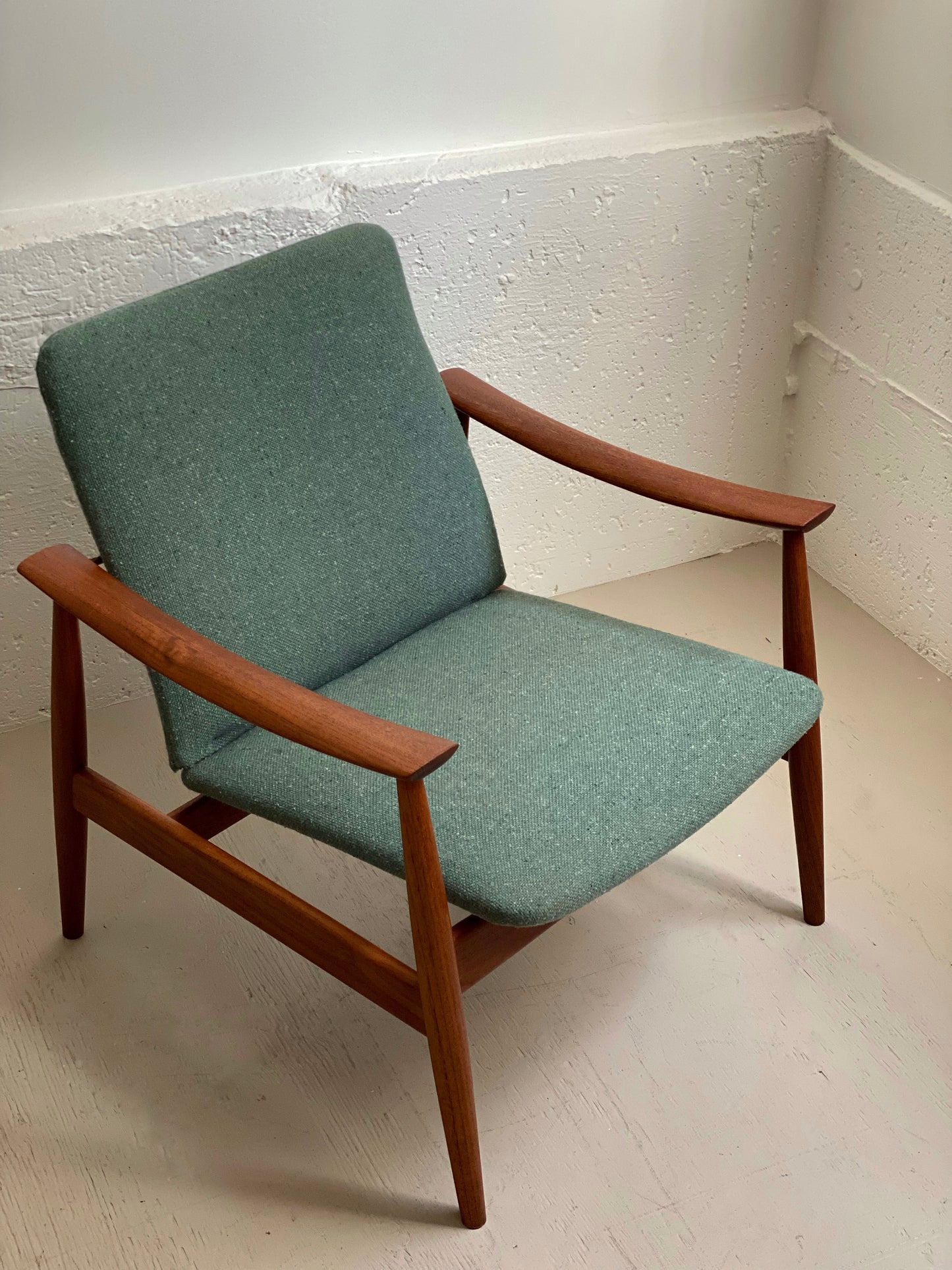 Chaise 138 par Finn Juhl pour France&Son