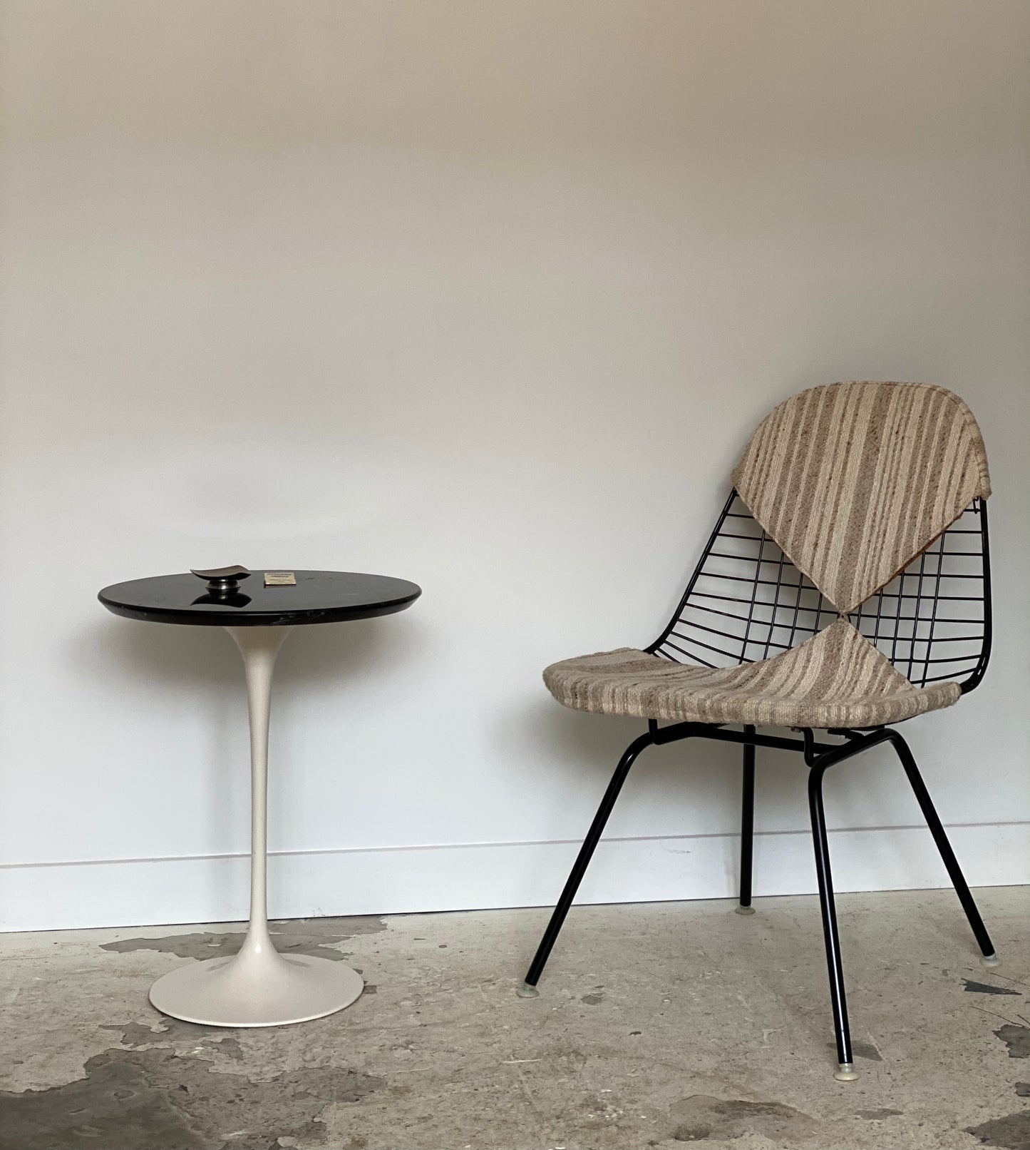 Tulip side table by Eero Saarinen for Knoll