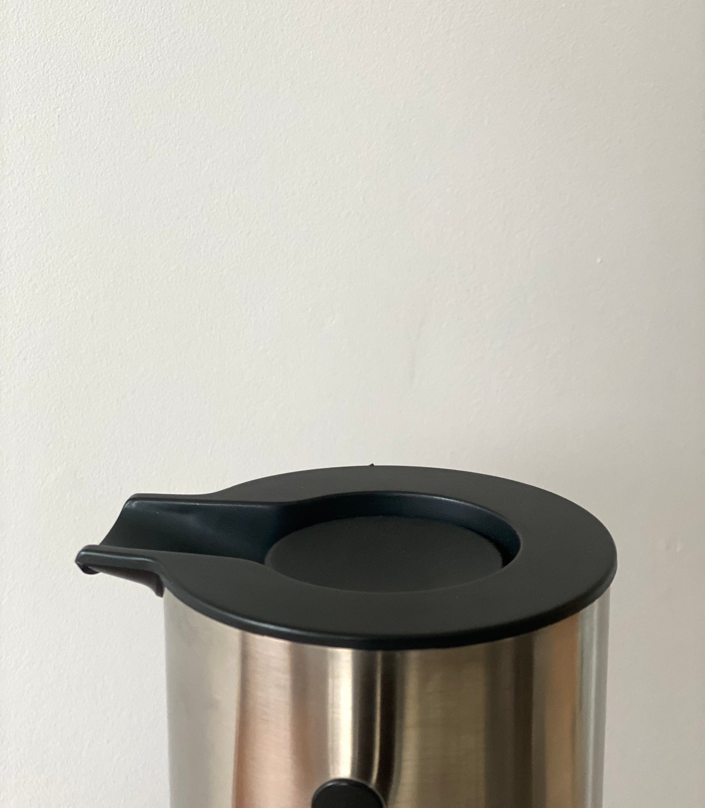 EM77 stainless steel vacuum jug by Stelton
