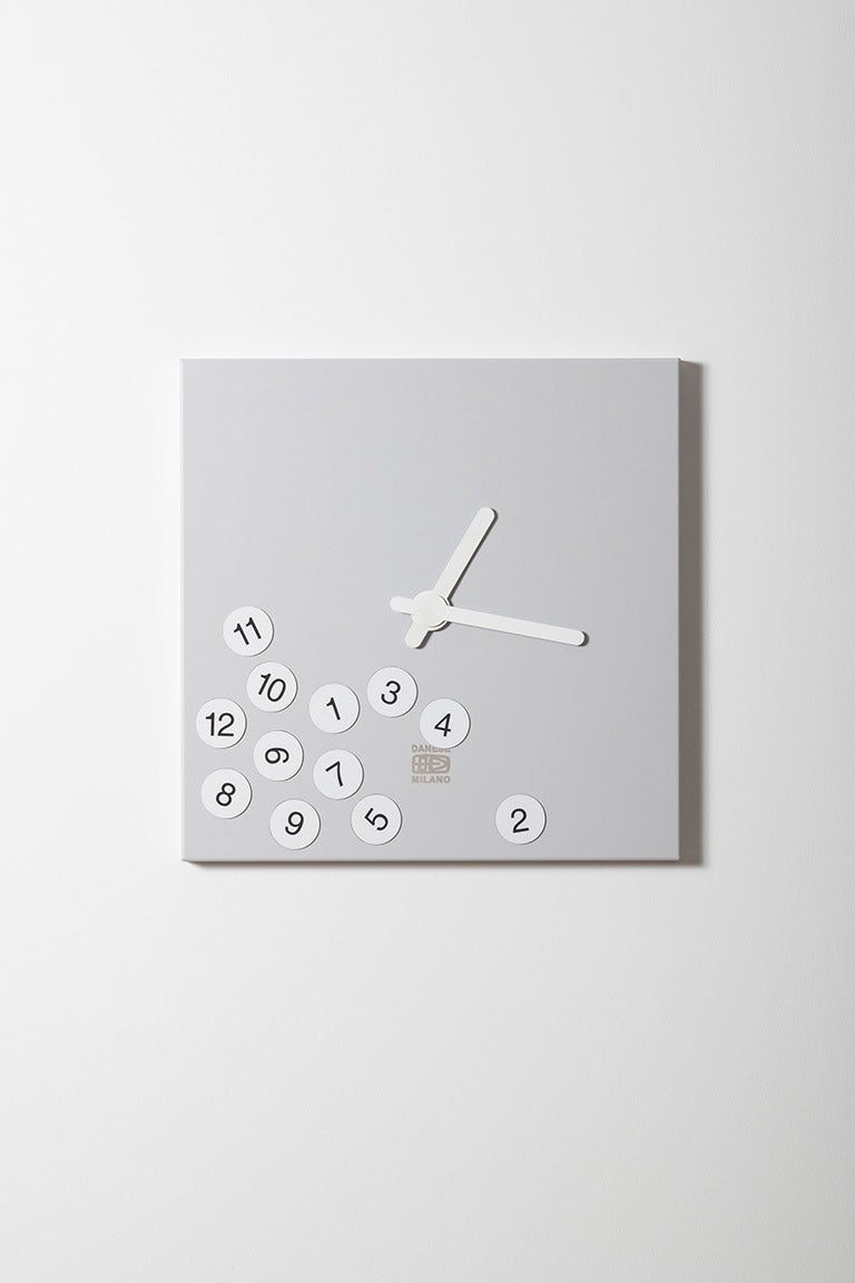 Oramai clock by Giulio Iacchetti