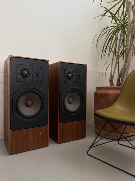 Pair of L1030/8 floor speakers by Dieter Rams for Braun