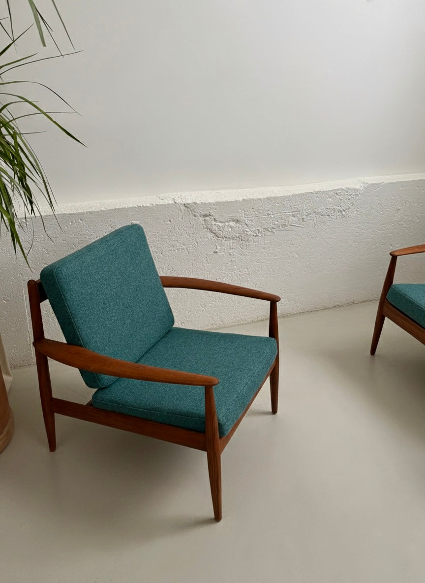Fauteuil lounge en teck massif de Grete Jalk pour France&Søn