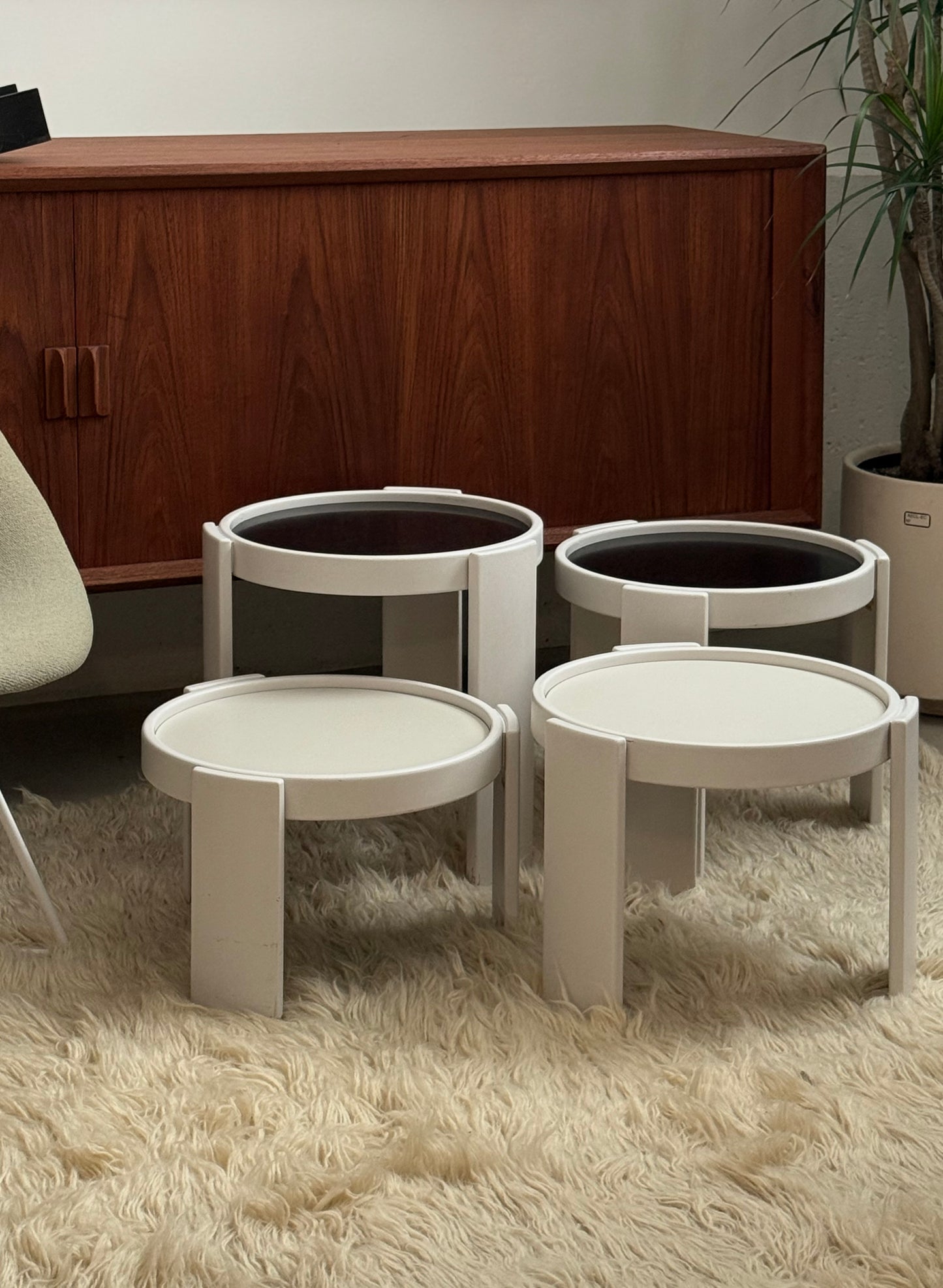 Set of four 780/783 nesting low tables by Gianfranco Frattini for Cassina
