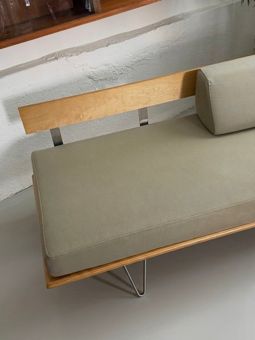 Nelson daybed by George Nelson for Modernica
