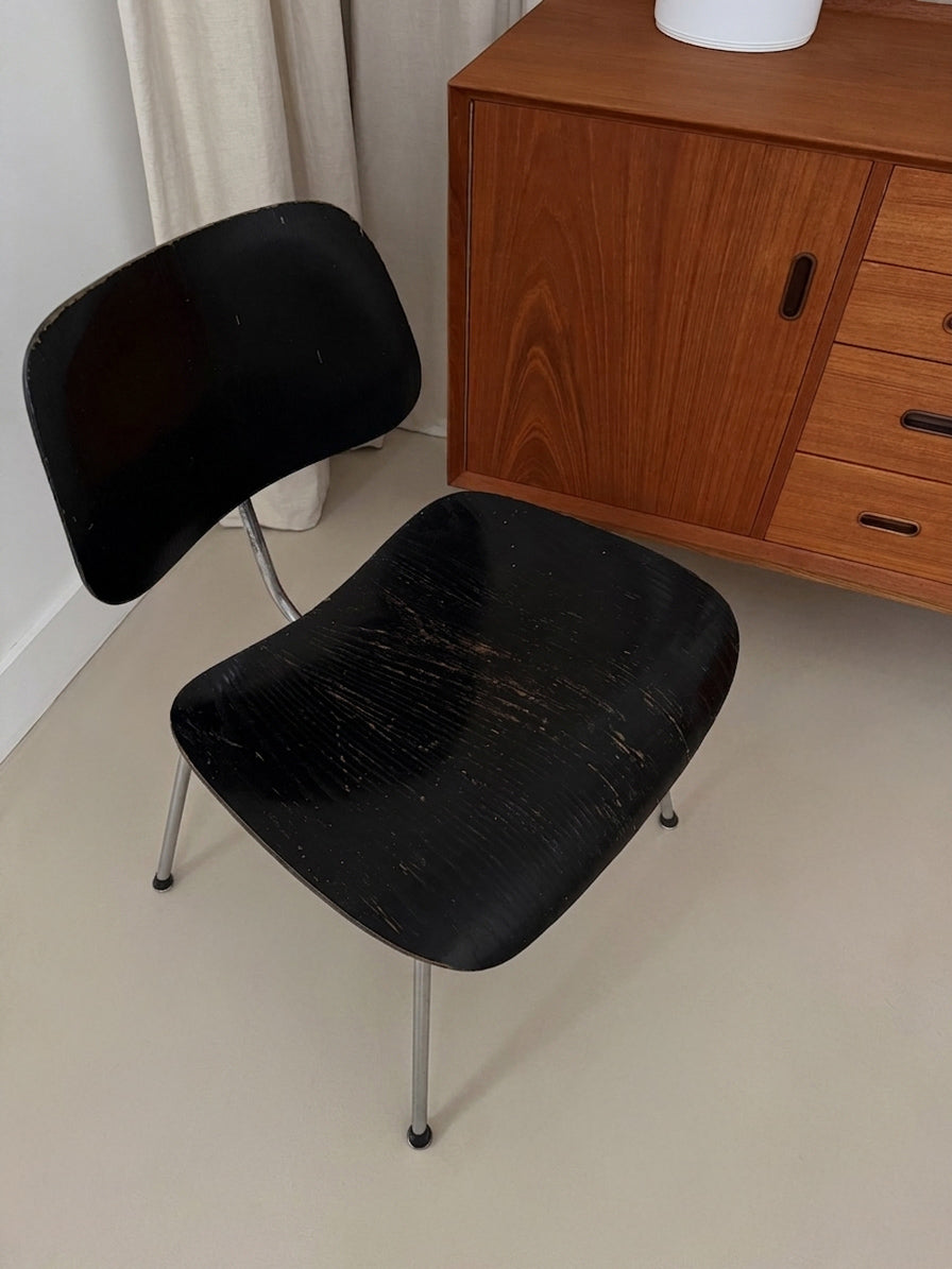 Early DCM chair by Charles & Ray Eames for Herman Miller