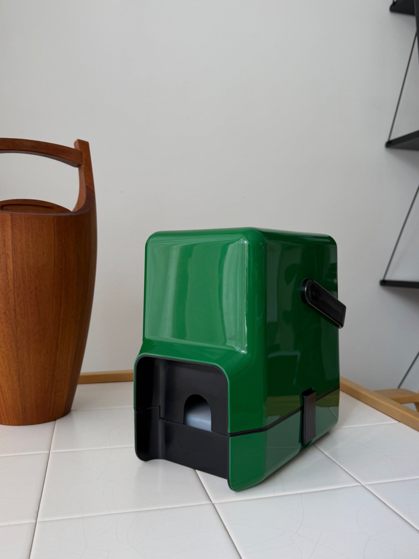 Refraîchisseur à vin en plastique isotherme « BYO » par Richard Carlson pour Décor