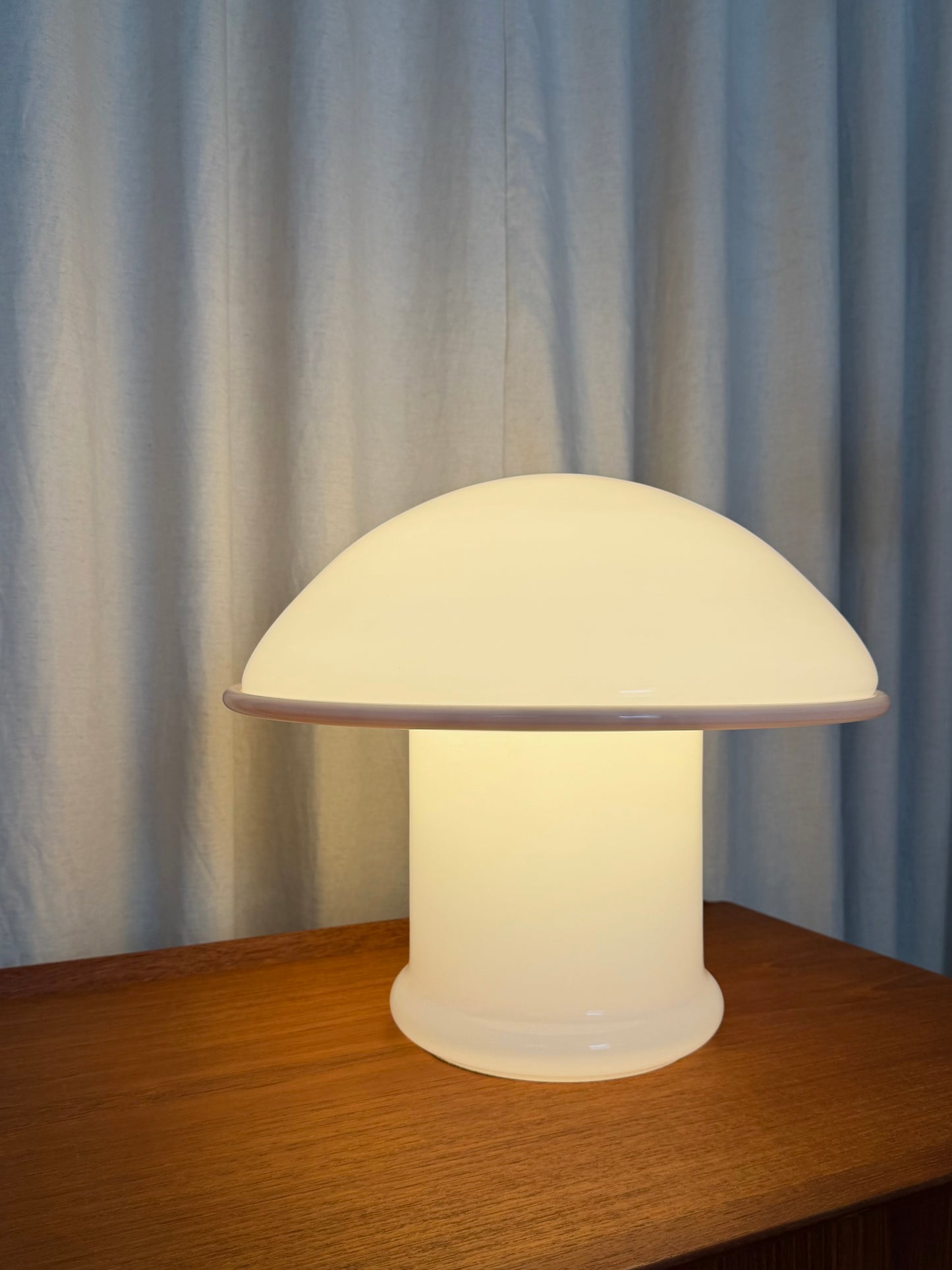 Mushroom table lamp by Vetri