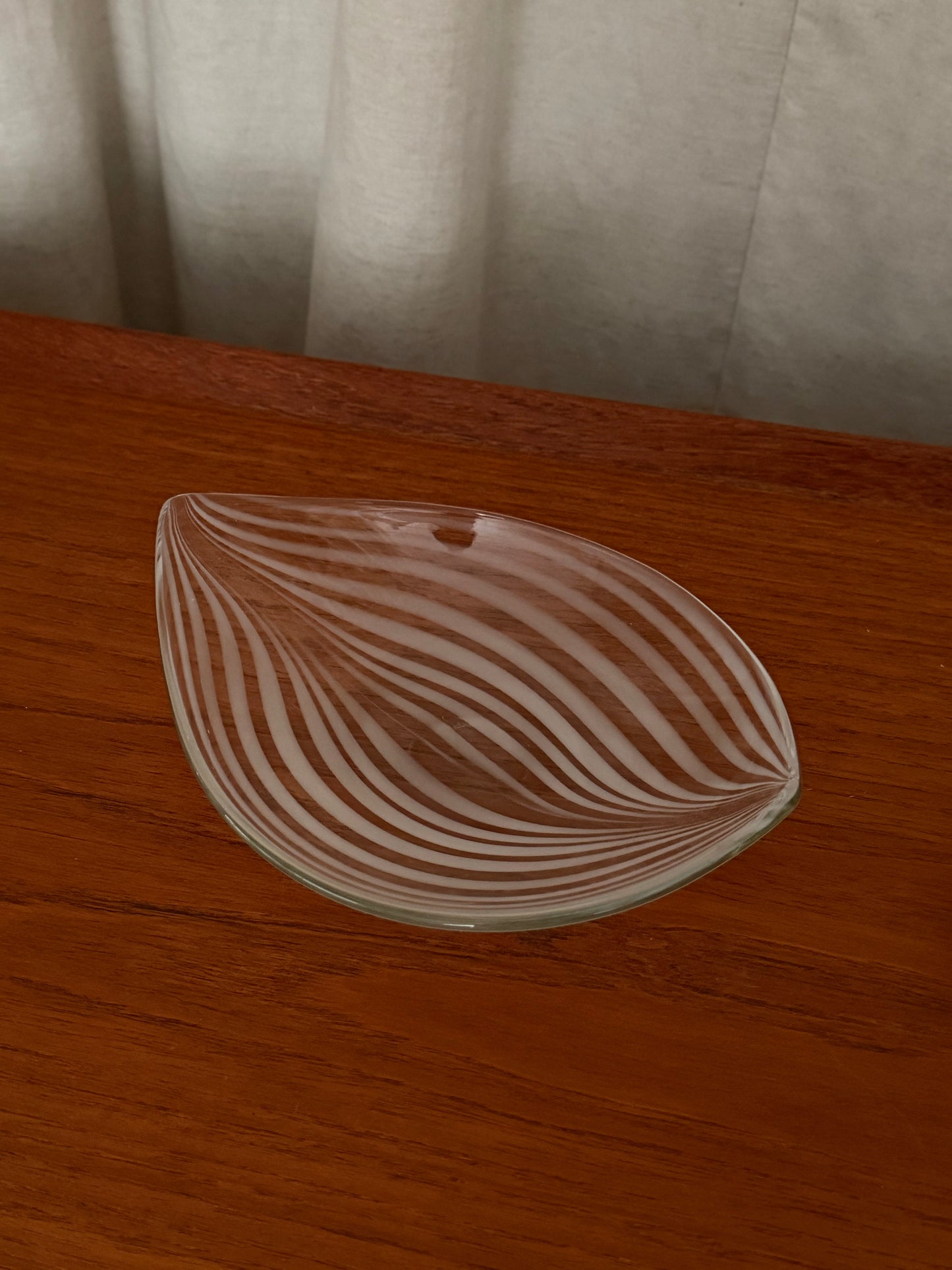 Glass bowl by Maija Carlson for Kumela