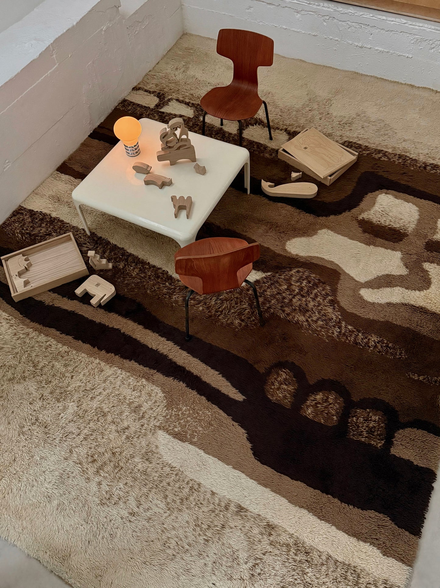 Extra-large shag rug by Desso