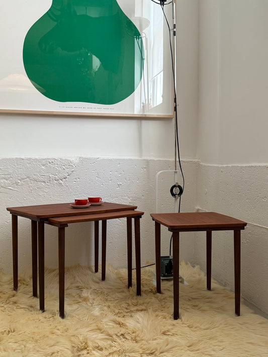 Set of 3 teak nesting tables