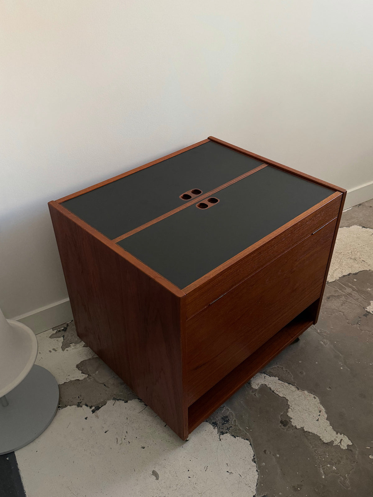 Rolling teak bar cabinet by Randers Møbelfabrik