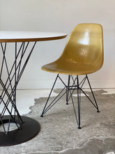 Charger l&#39;image dans la galerie, Table à manger Cyclone par Isamu Noguchi pour Knoll
