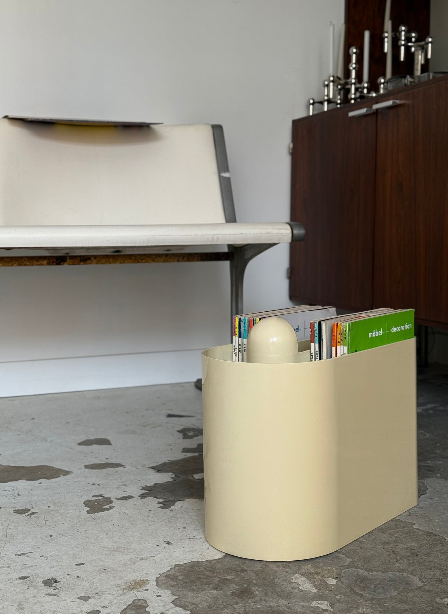Magazine rack by Rodolfo Bonetto for Vastill