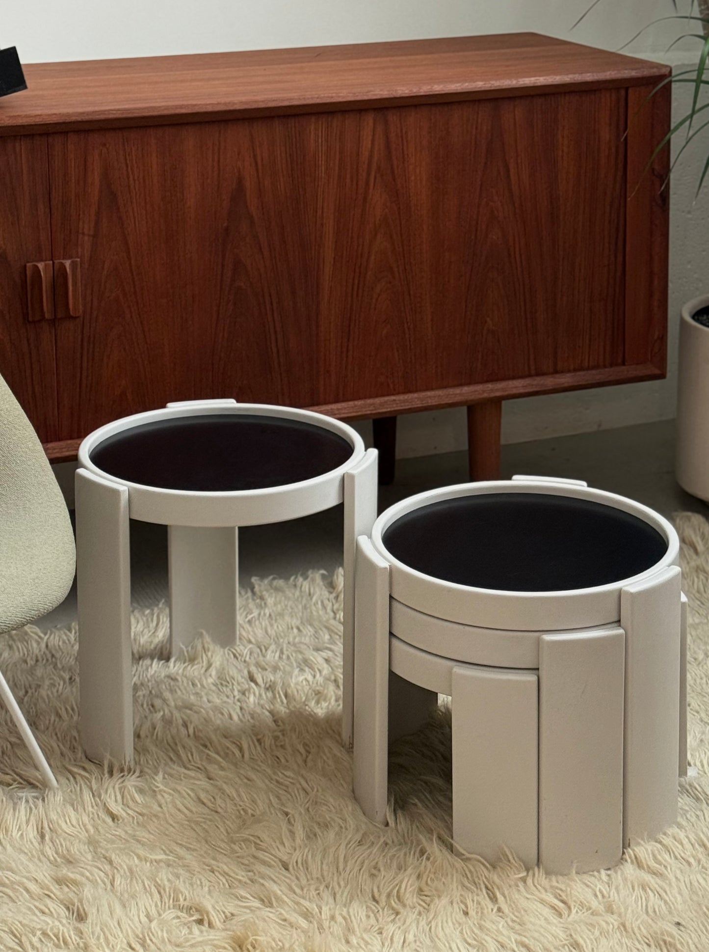 Set of four 780/783 nesting low tables 
by Gianfranco Frattini 
for Cassina