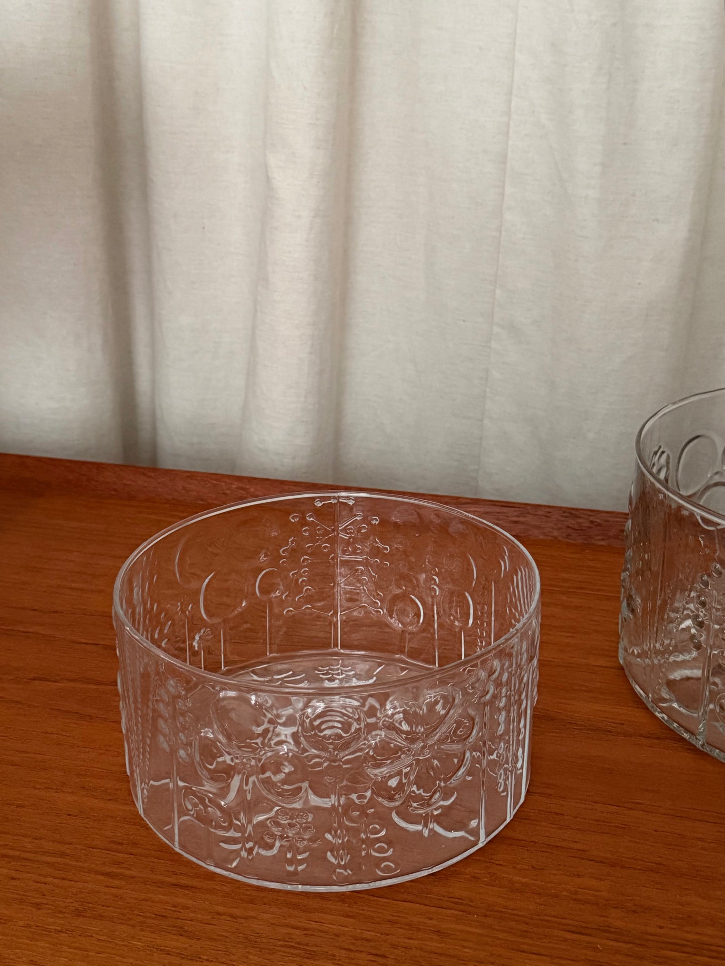 Medium Flora bowl by Oiva Toikka for Nuutajärvi