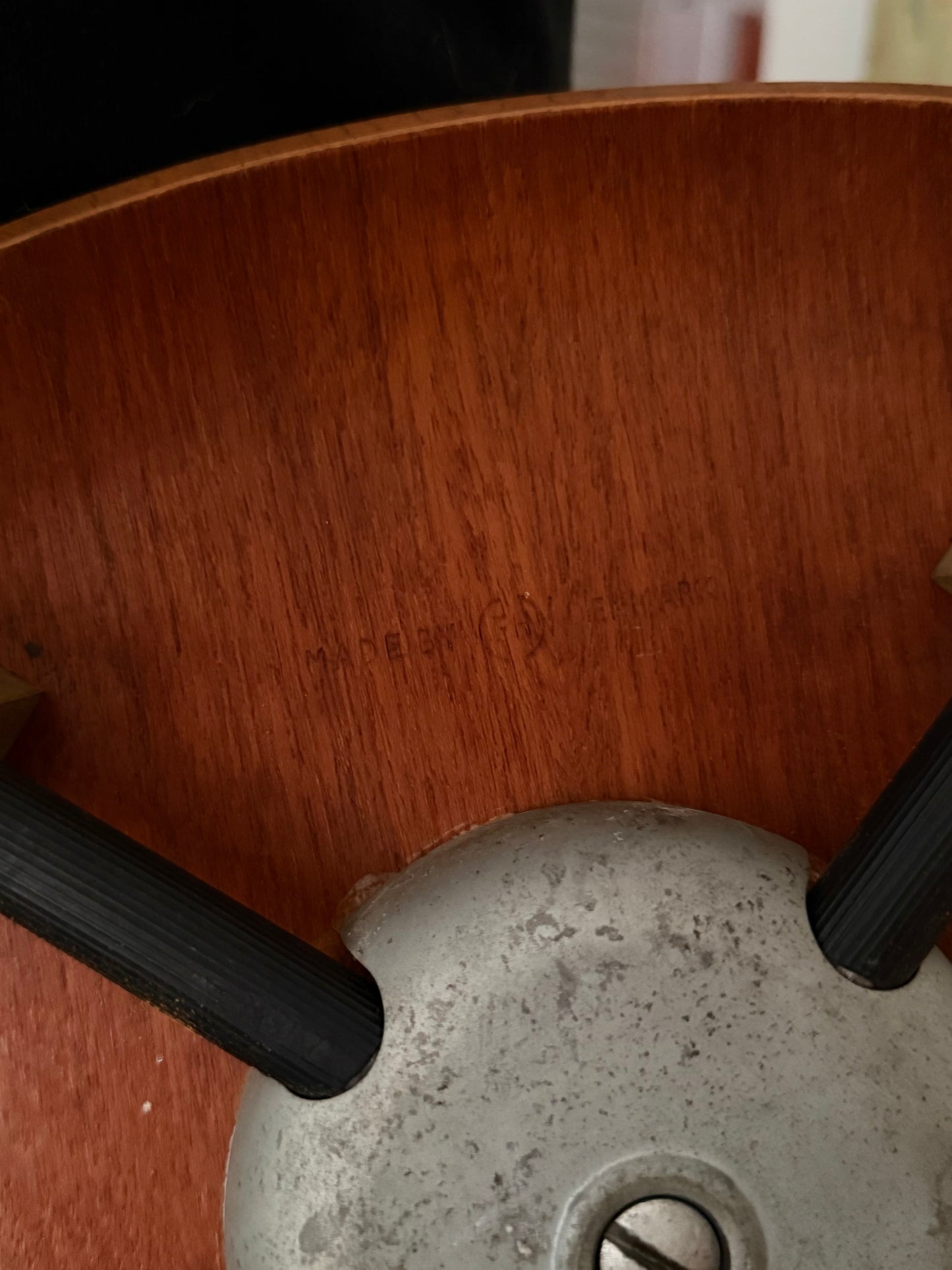 Pair of Hammer children's chairs by Arne Jacobsen for Fritz Hansen