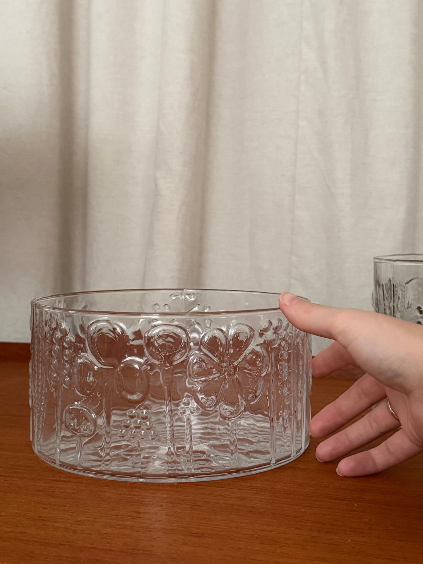 Medium Flora bowl by Oiva Toikka for Nuutajärvi