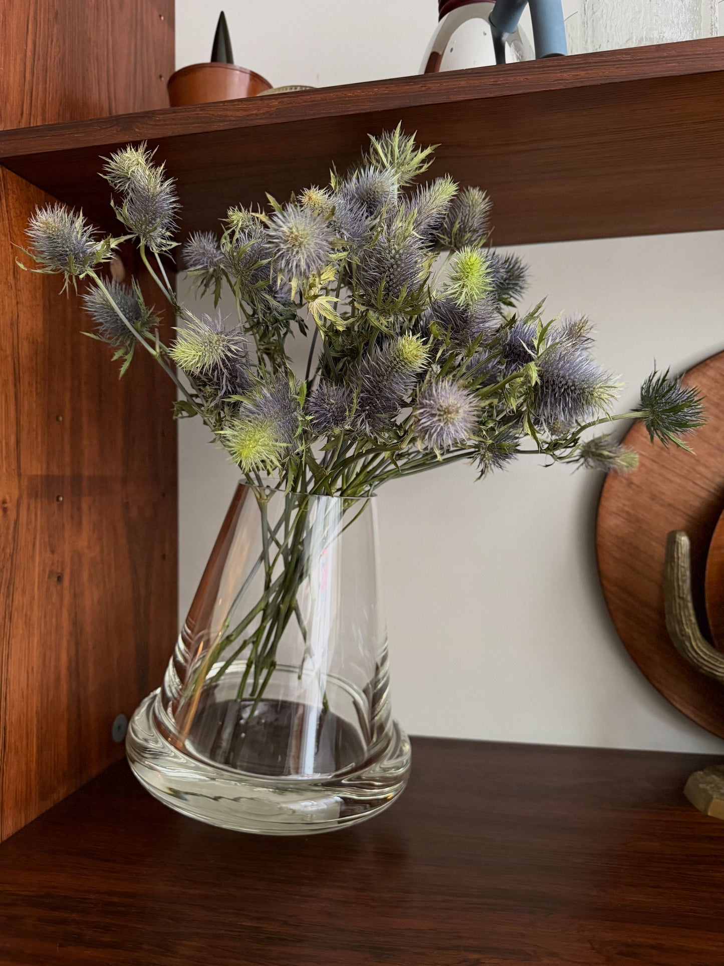 Grand vase inclinable