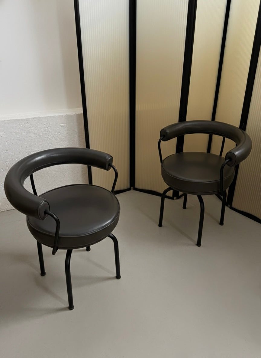 Chaise LC7 Fauteuil Tournant par Charlotte Perriand pour Cassina