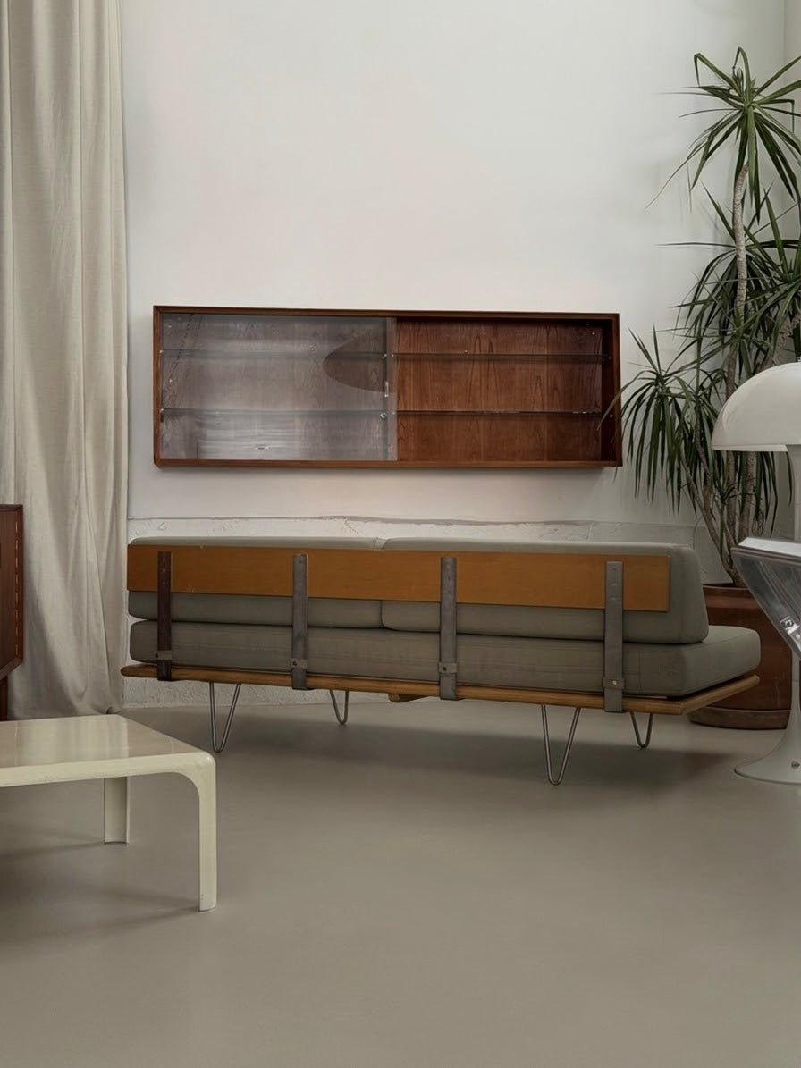 Nelson daybed by George Nelson for Modernica