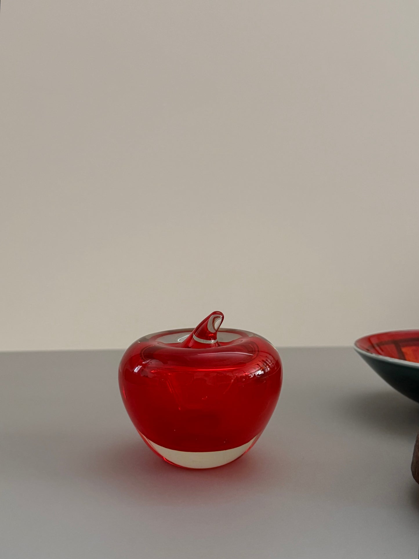 Vintage glass apple paperweight by Blenko