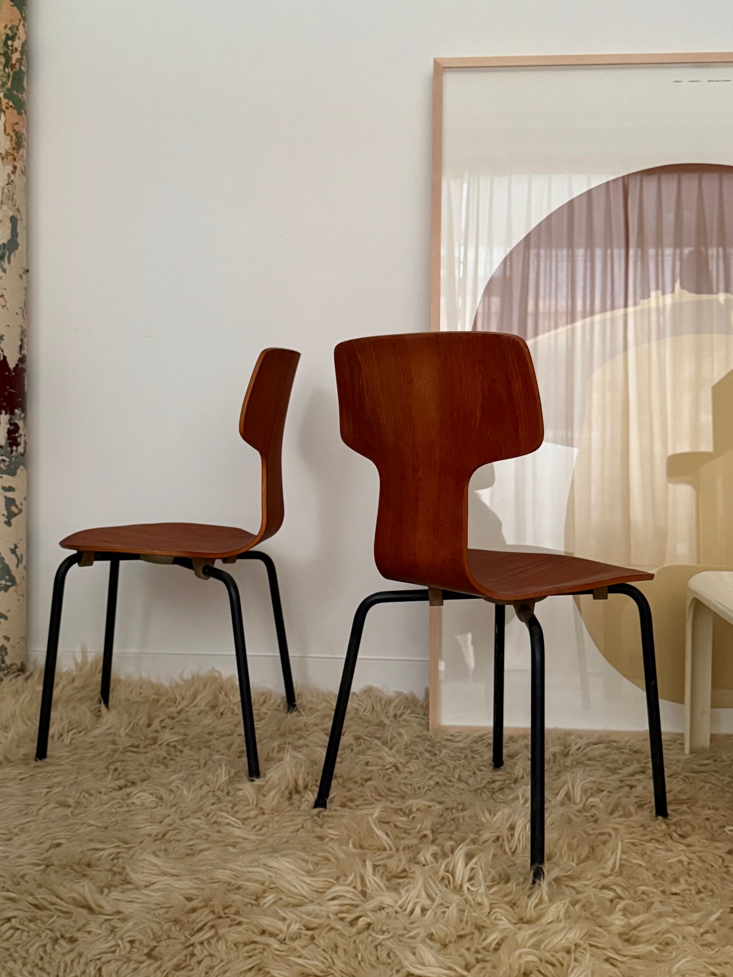 Pair of Hammer children's chairs by Arne Jacobsen for Fritz Hansen