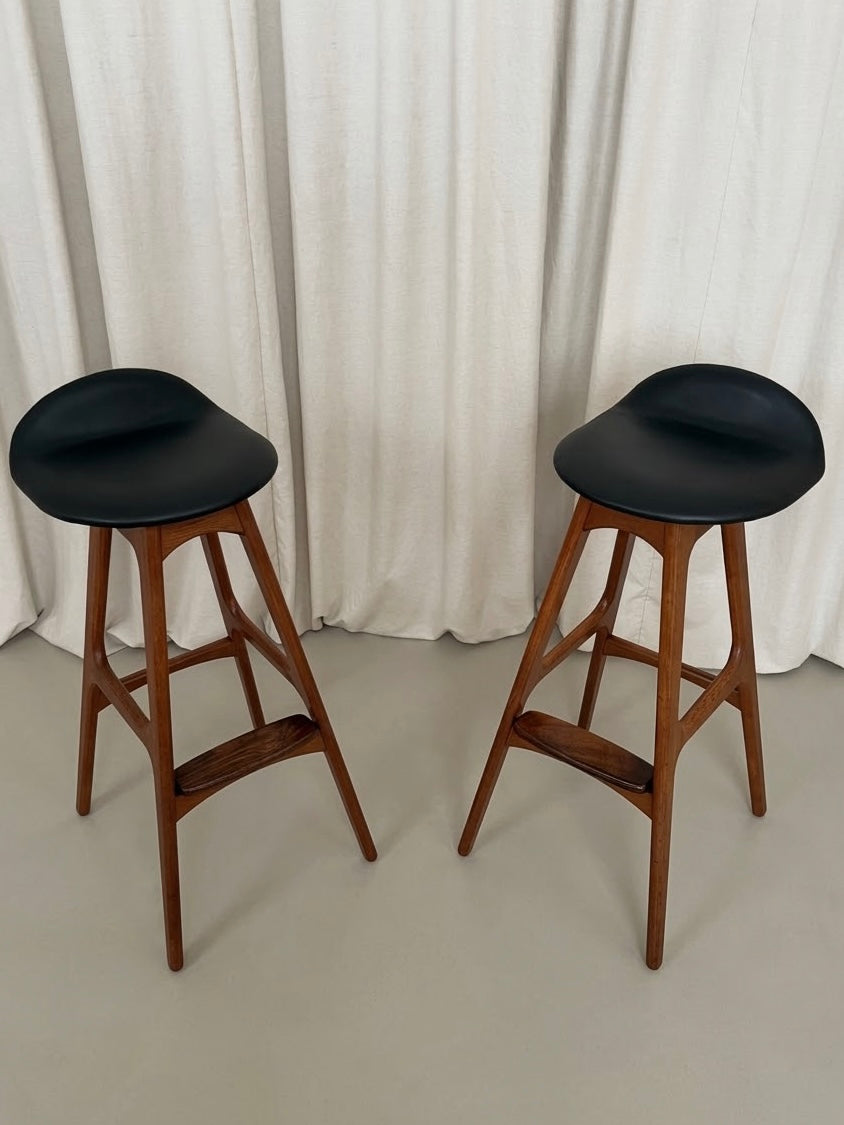 Pair of bar stools by Erik Buch for Oddense Maskinsnedkeri A/S