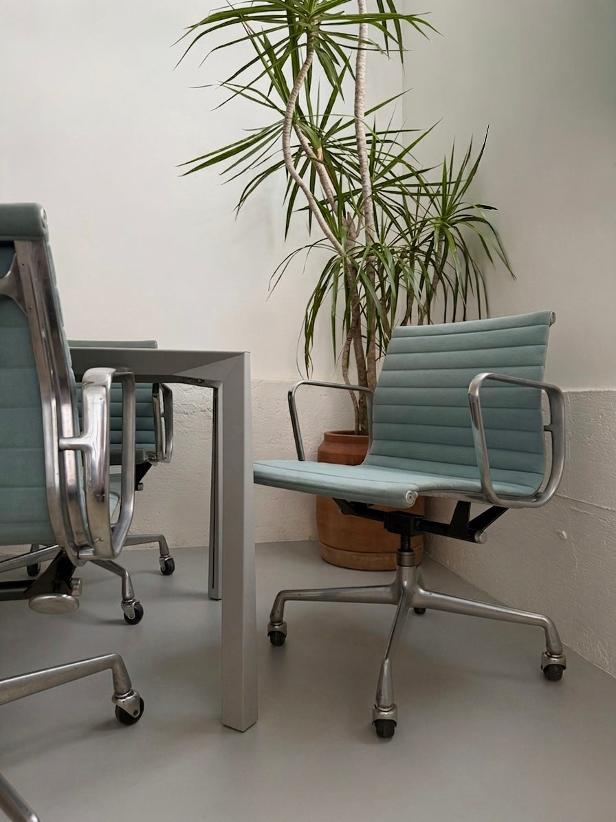 Management office chairs by Charles & Ray Eames for Herman Miller