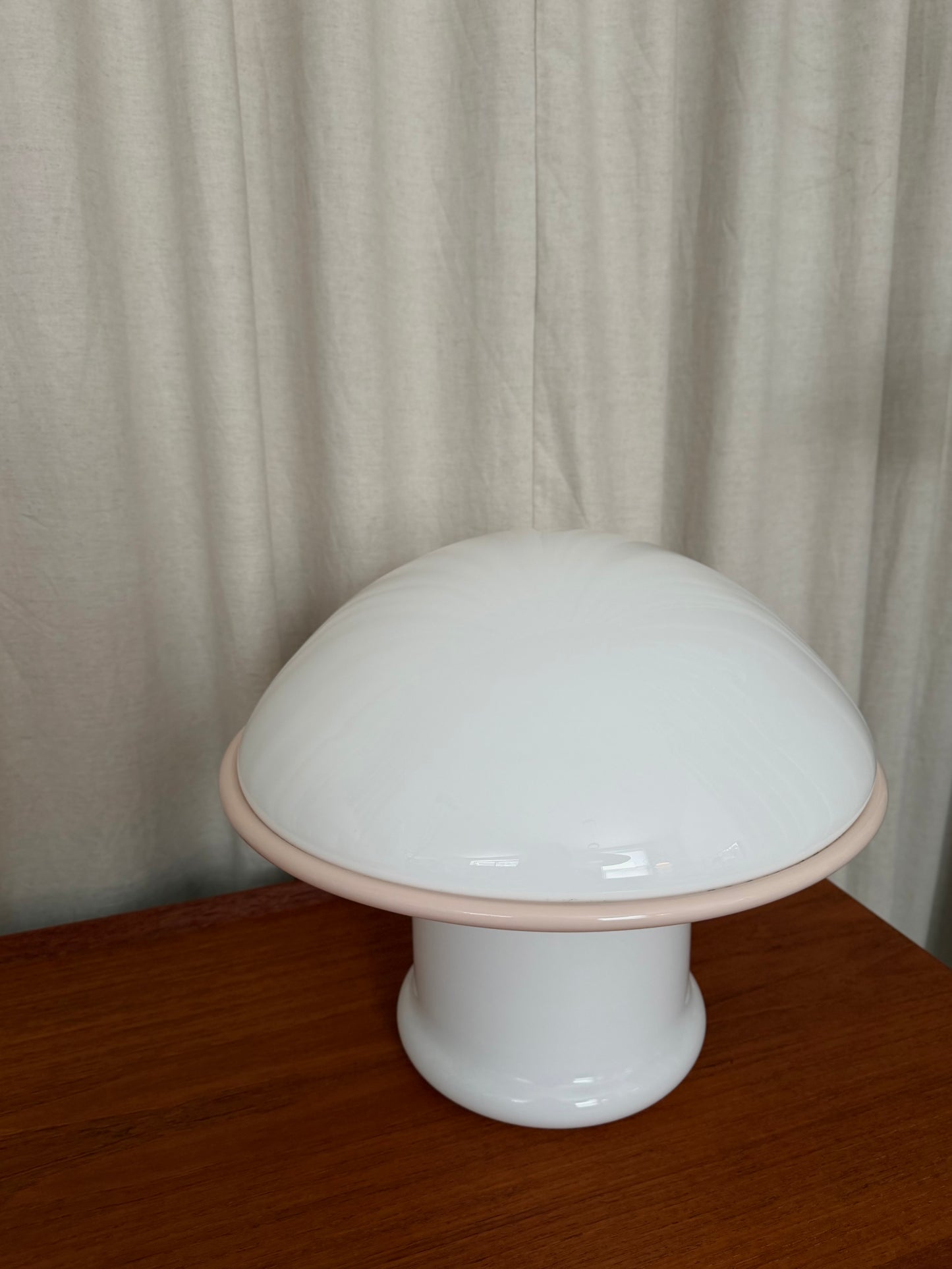 Mushroom table lamp by Vetri