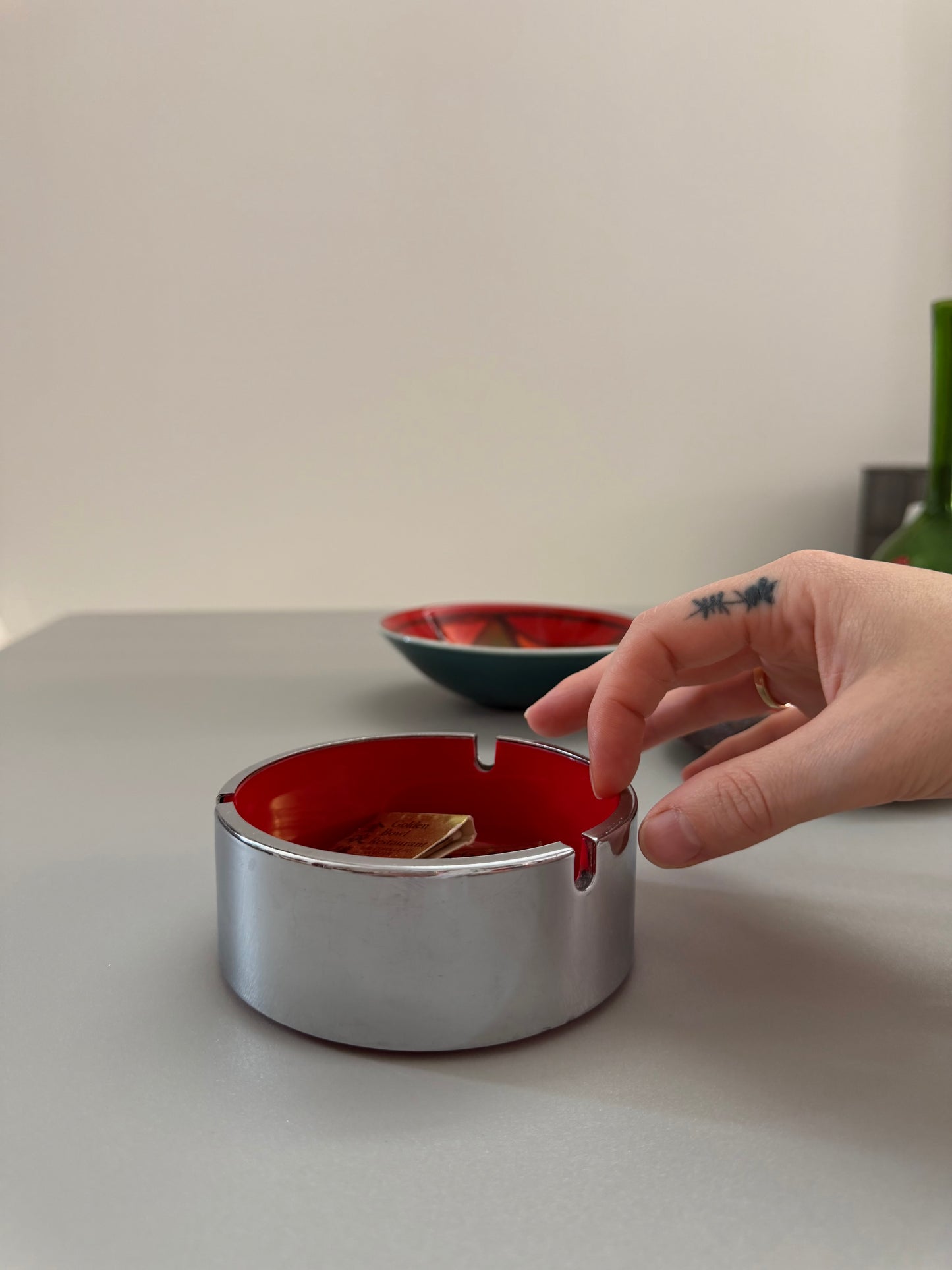 Round ashtray by Isamu Kenmochi