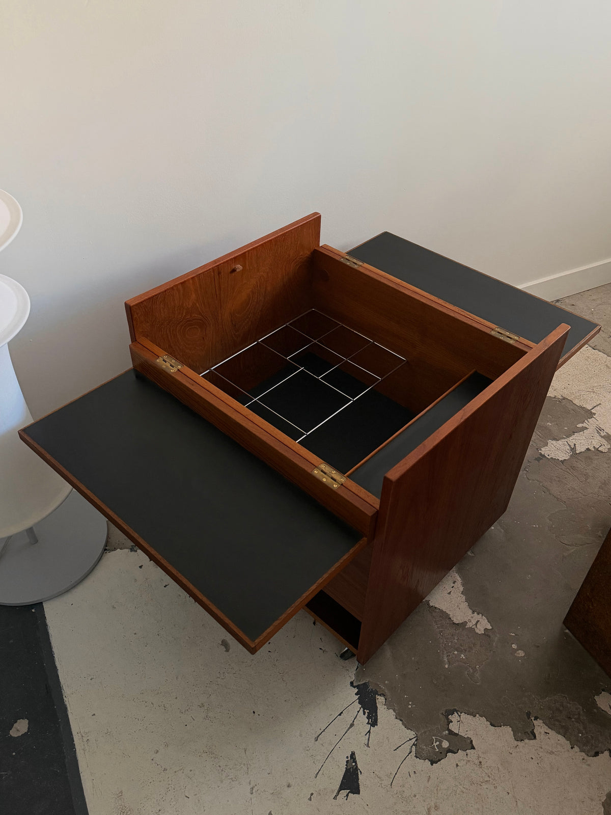 Rolling teak bar cabinet by Randers Møbelfabrik