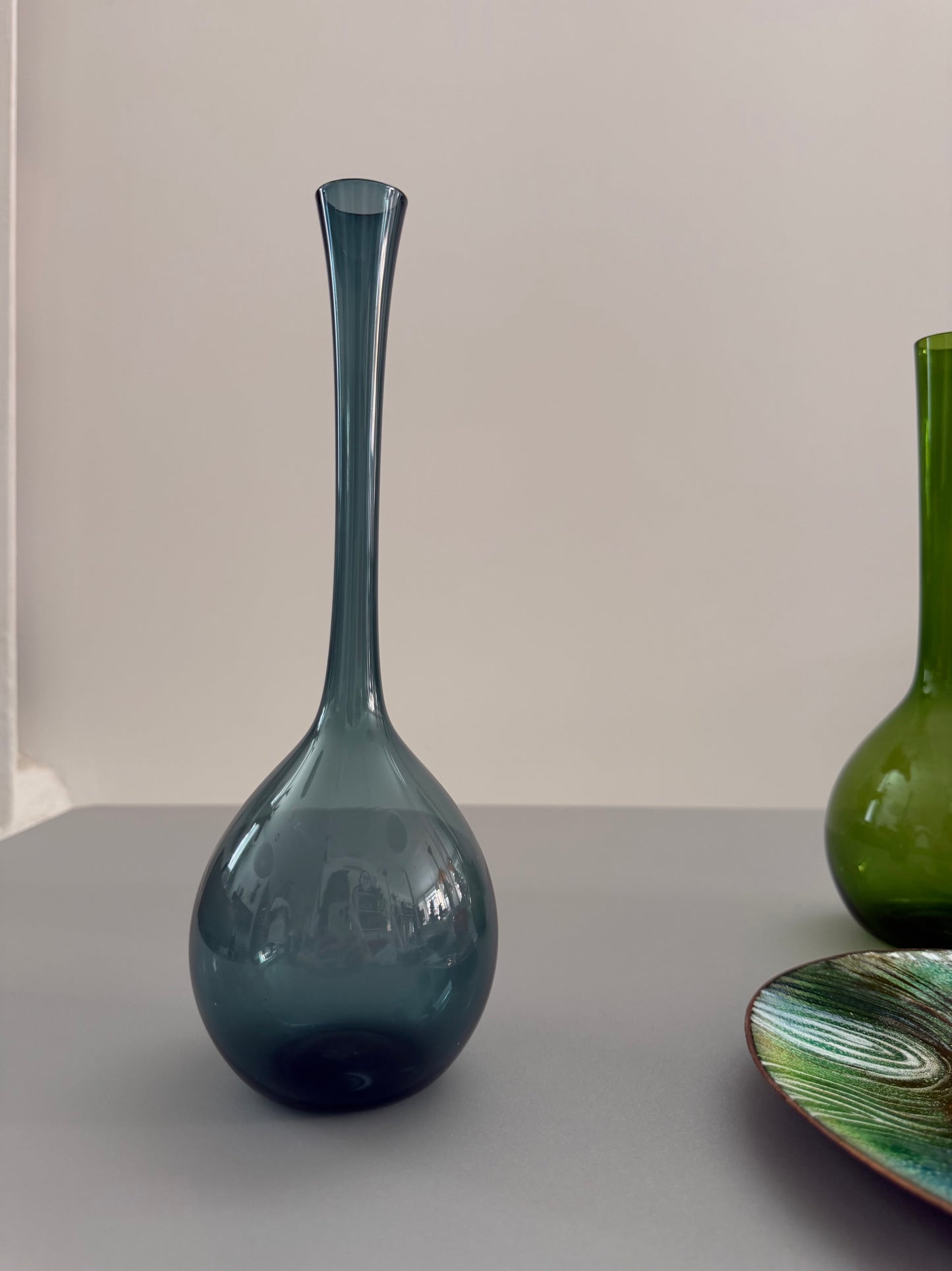 Long neck vase by Arthur Percy for Gullaskruf