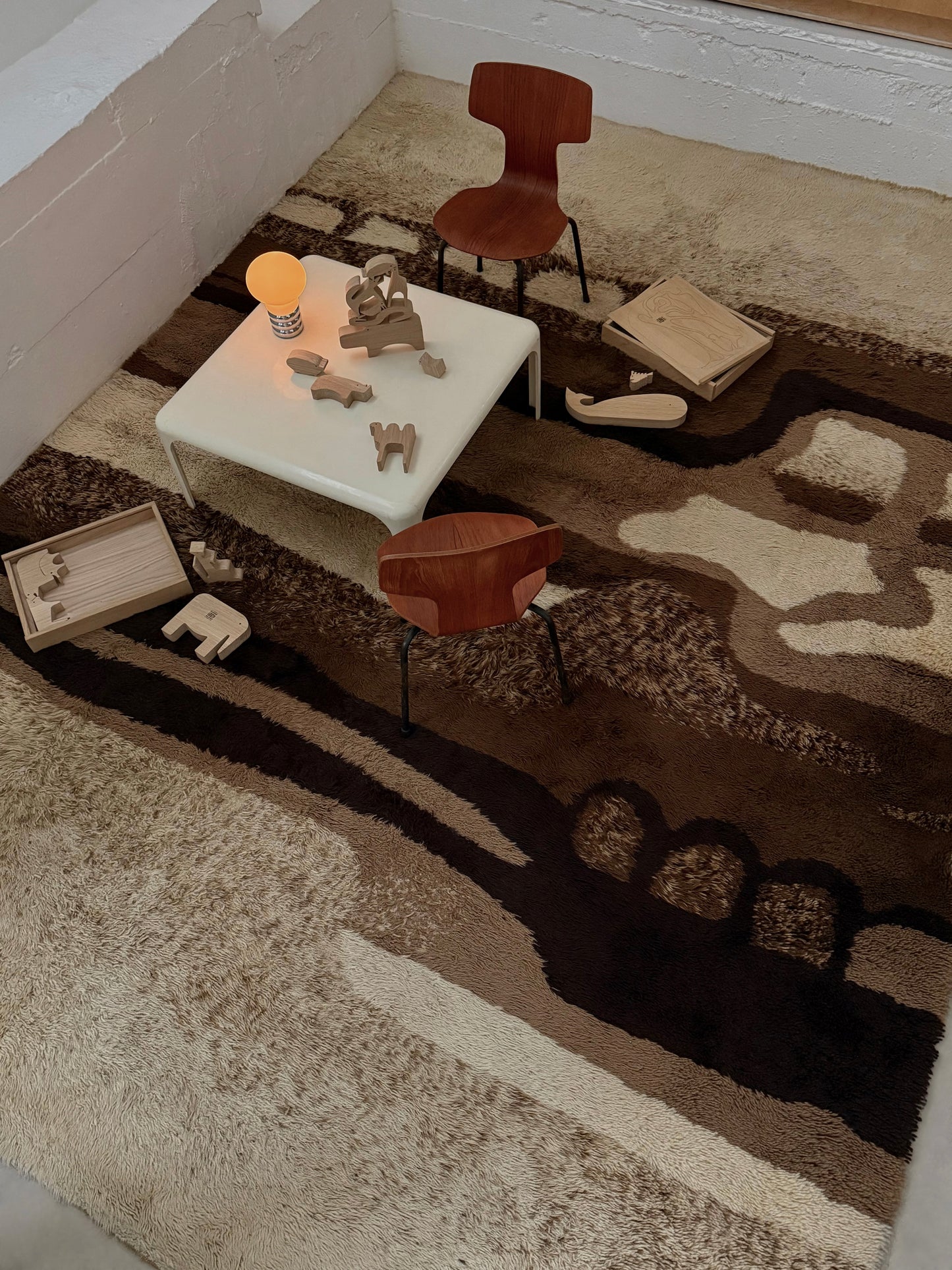 Extra-large shag rug by Desso