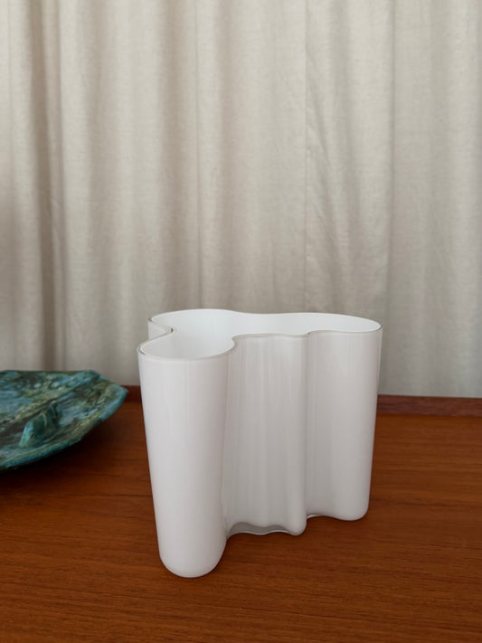 Large Savoy vase by Alvar Aalto for Iittala
