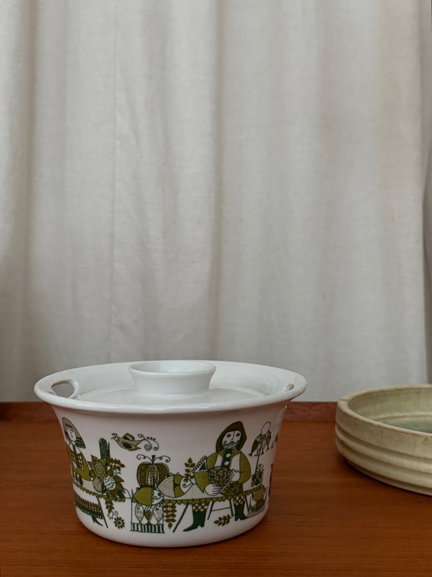 Small casserole by Turi Gramstad Oliver for Figgo Flint