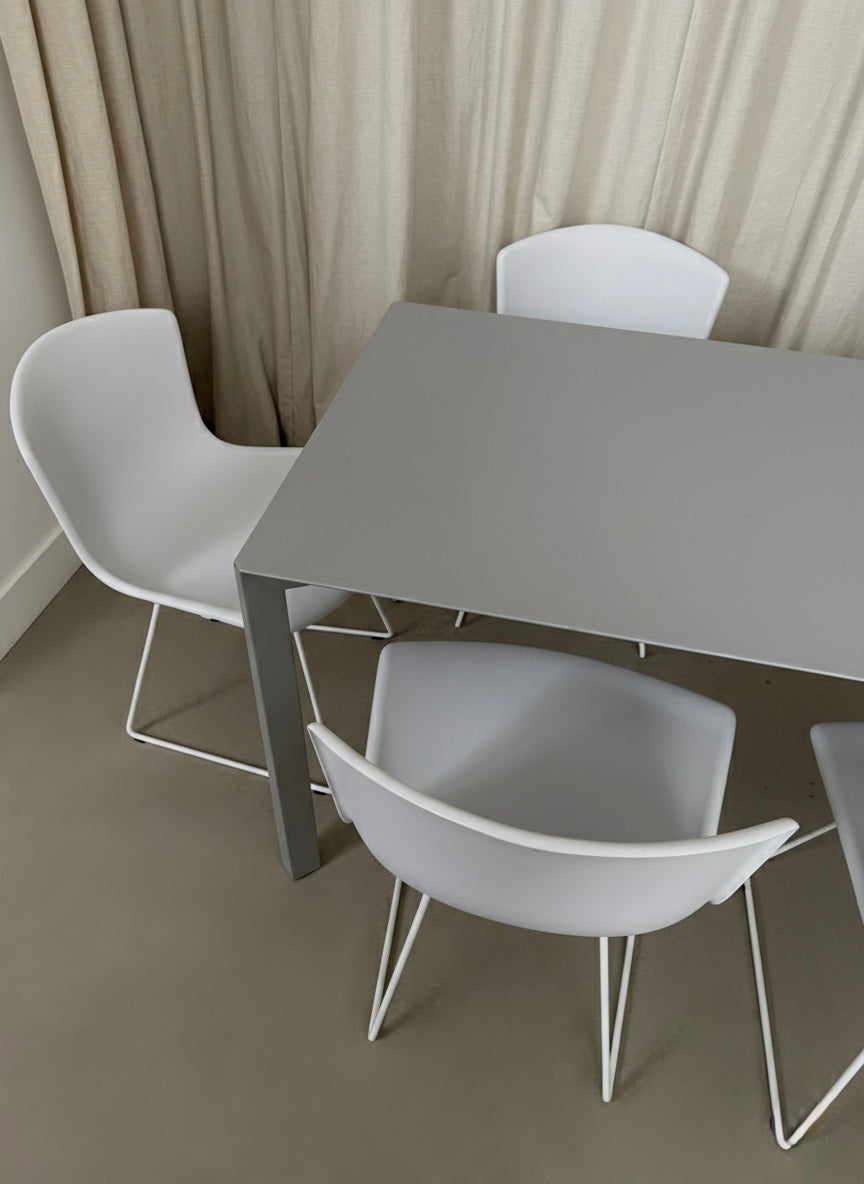 Set of 4 molded shell chairs by Harry Bertoia for Knoll International