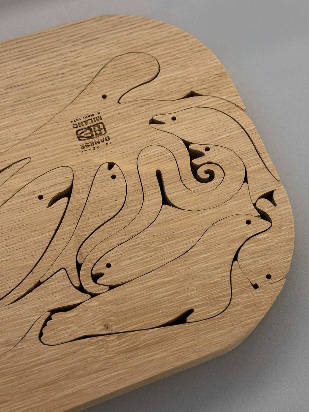 16 Pesci oak puzzle by Enzo Mari