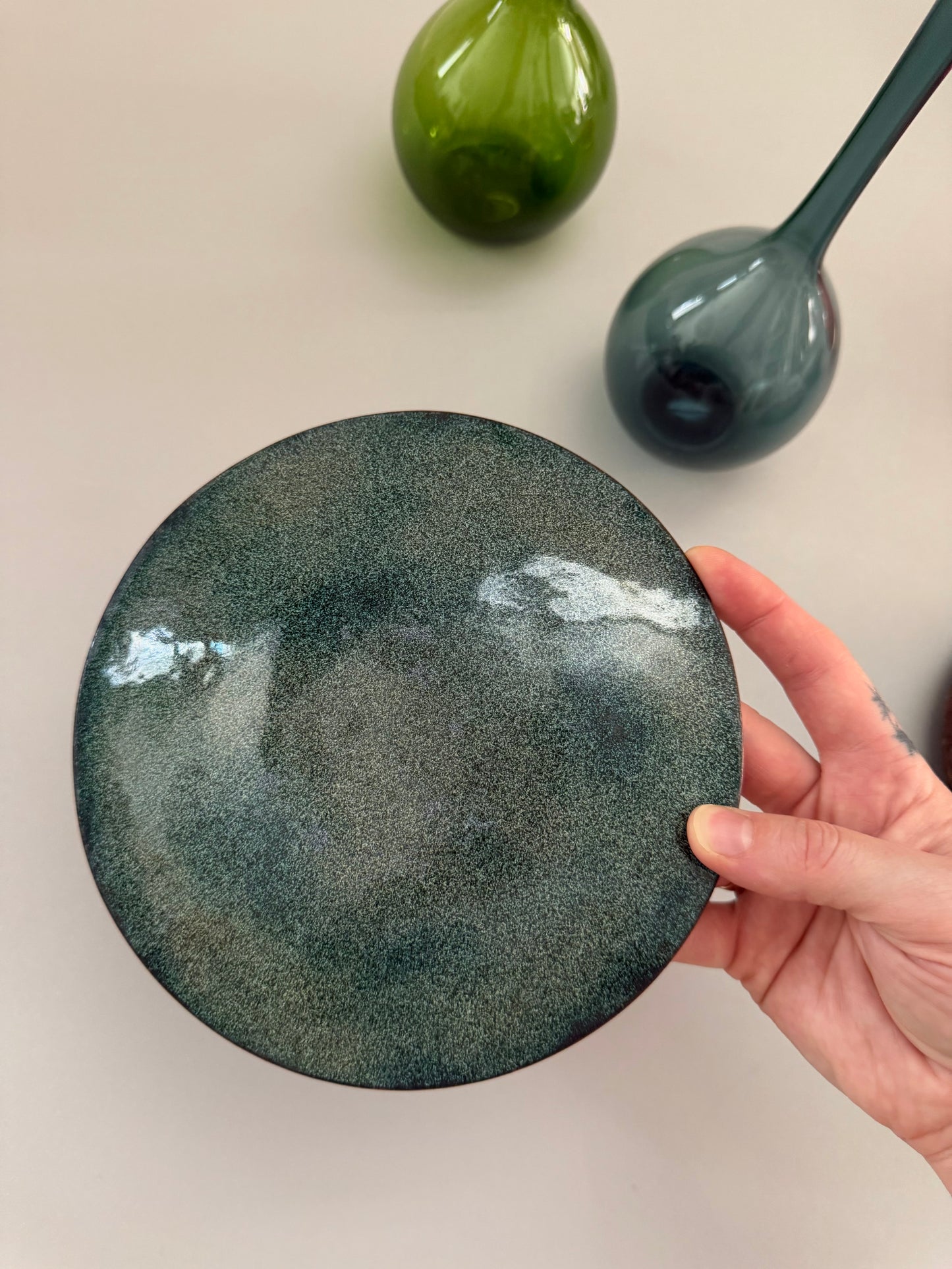 Enameled plate