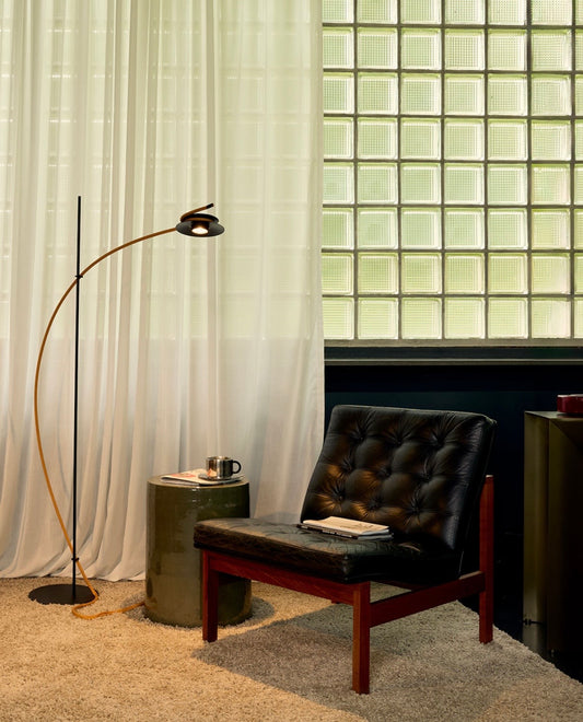 Ms. Bowjangles reading floor lamp